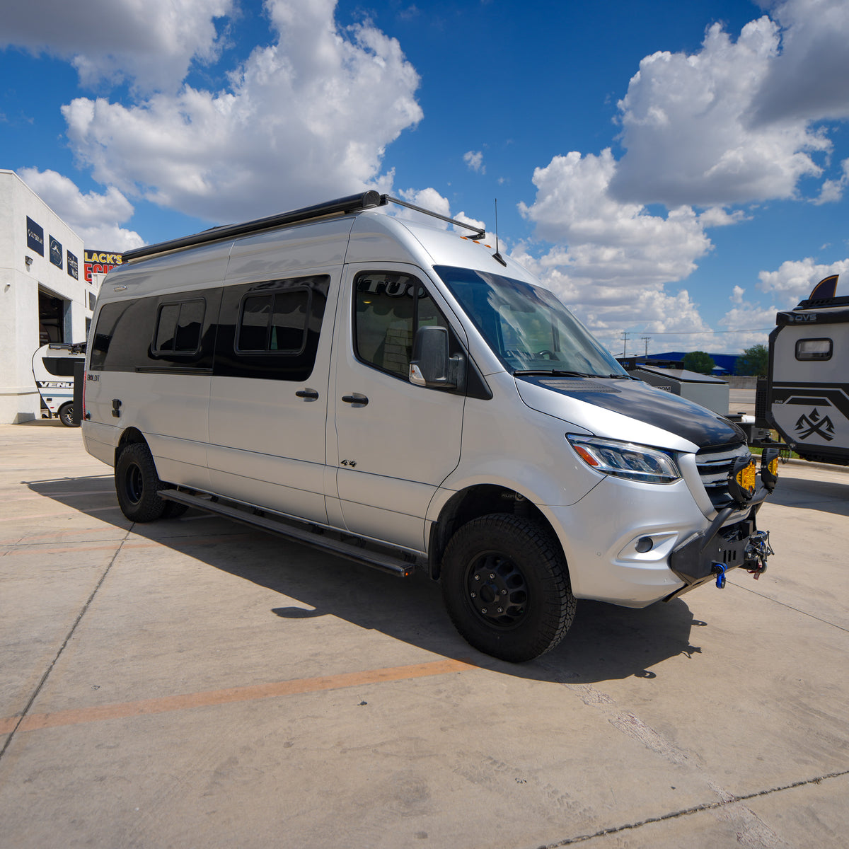 2020 Winnebago Boldt 4x4 - Preowned