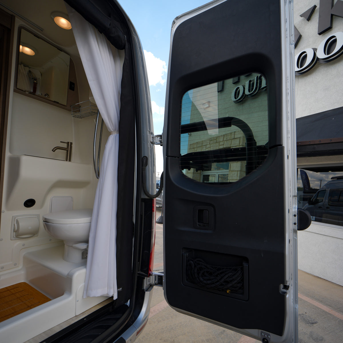 2020 Winnebago Boldt 4x4 - Preowned