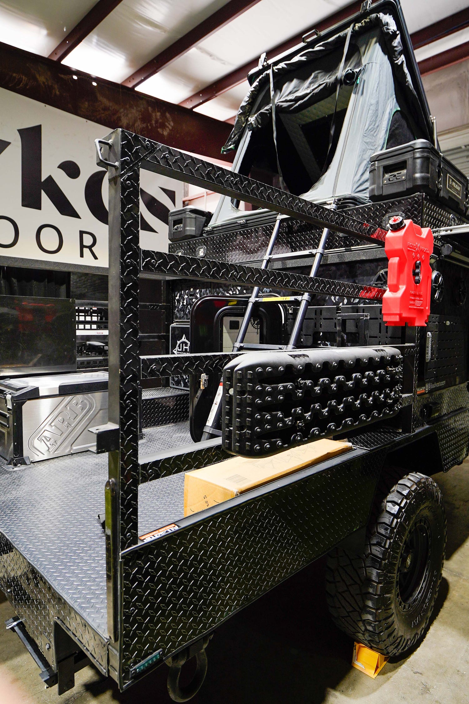 No Limits Expedition Trailer - Preowned