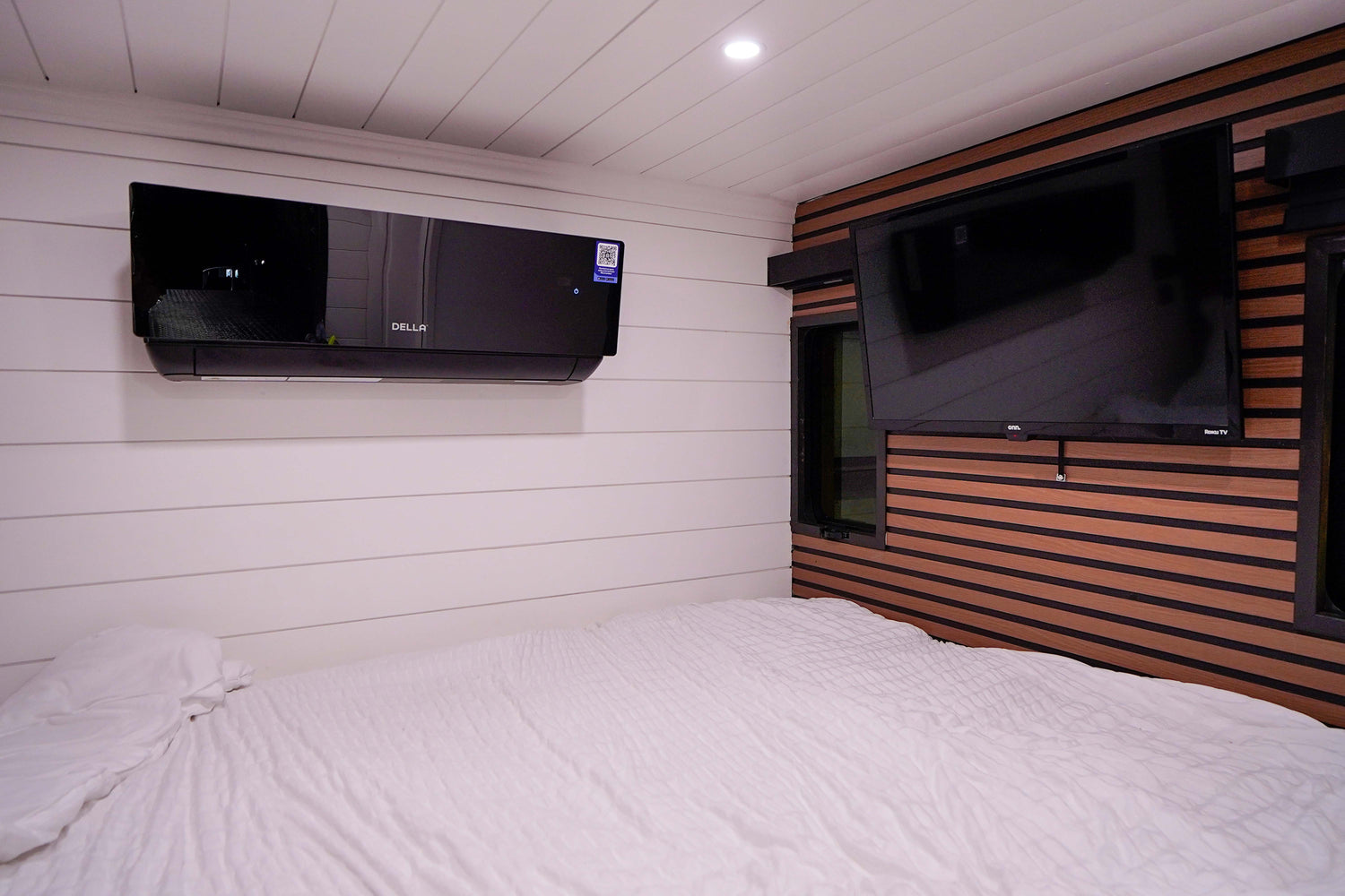 No Limits Expedition Trailer - Preowned