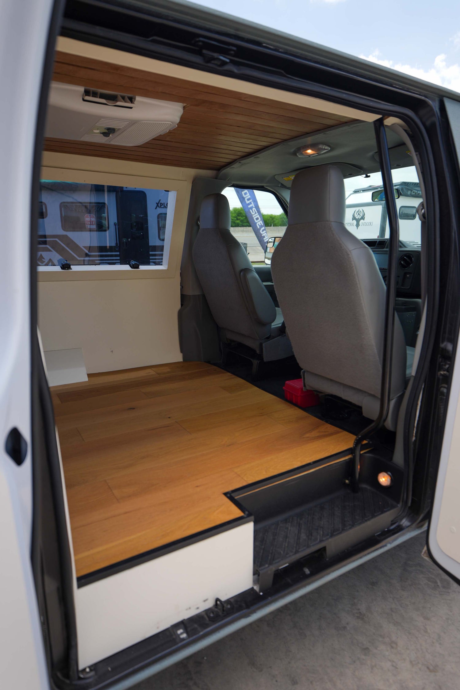 2014 Ford E-250 - Preowned