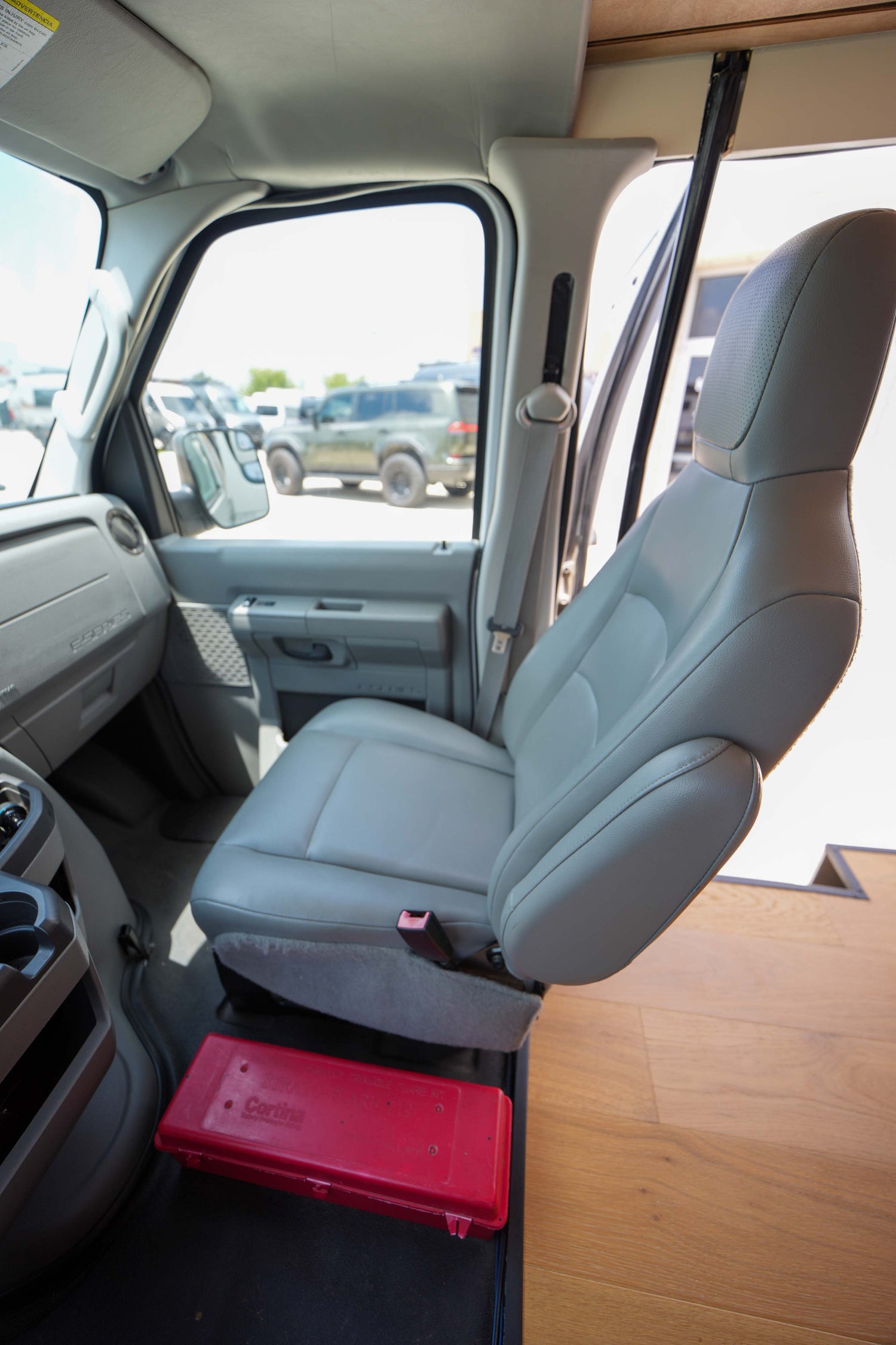 2014 Ford E-250 - Preowned