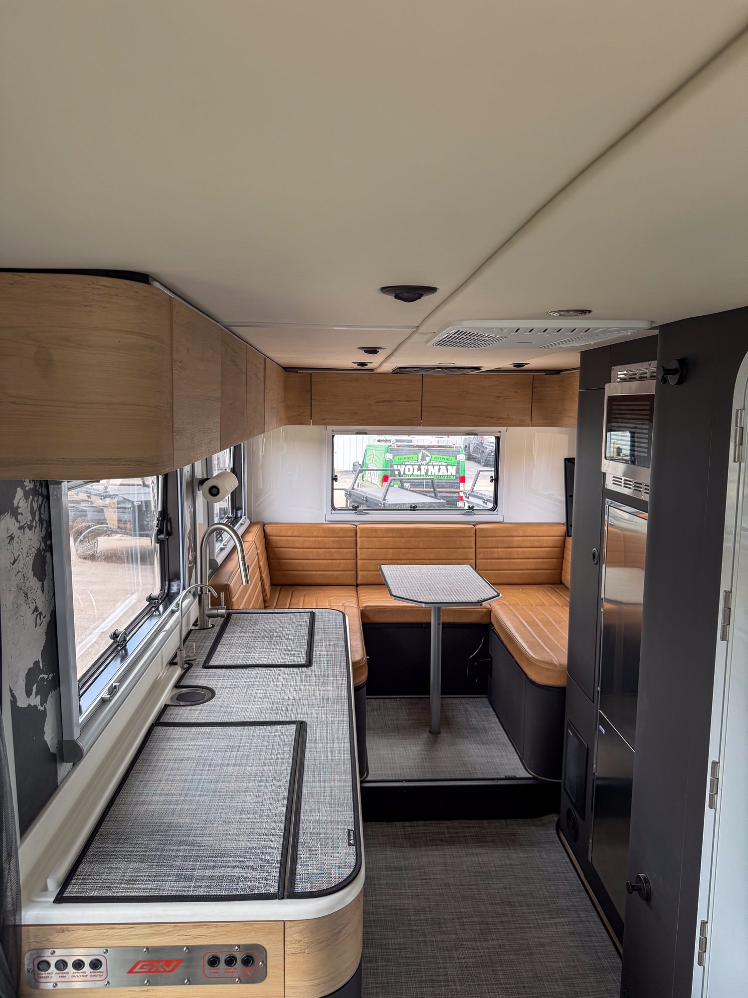 2026 Storyteller Hilt - Preowned