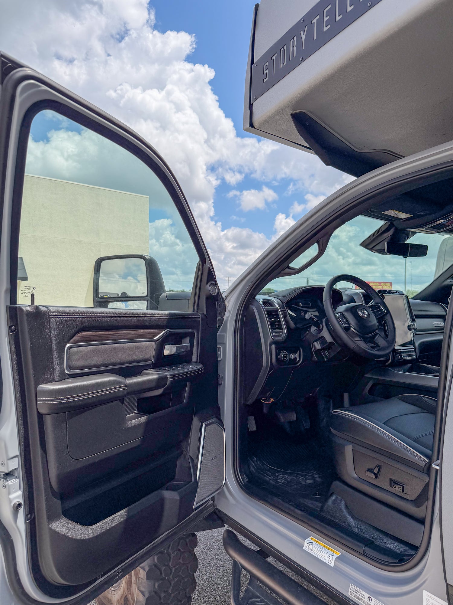 2026 Storyteller Hilt - Preowned