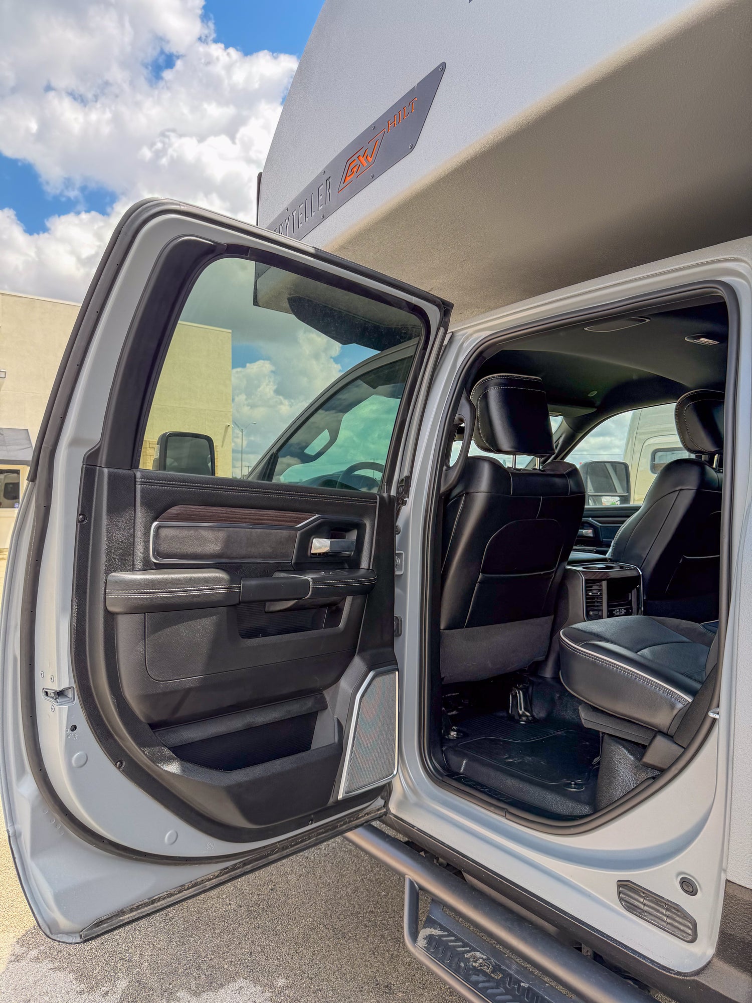 2026 Storyteller Hilt - Preowned