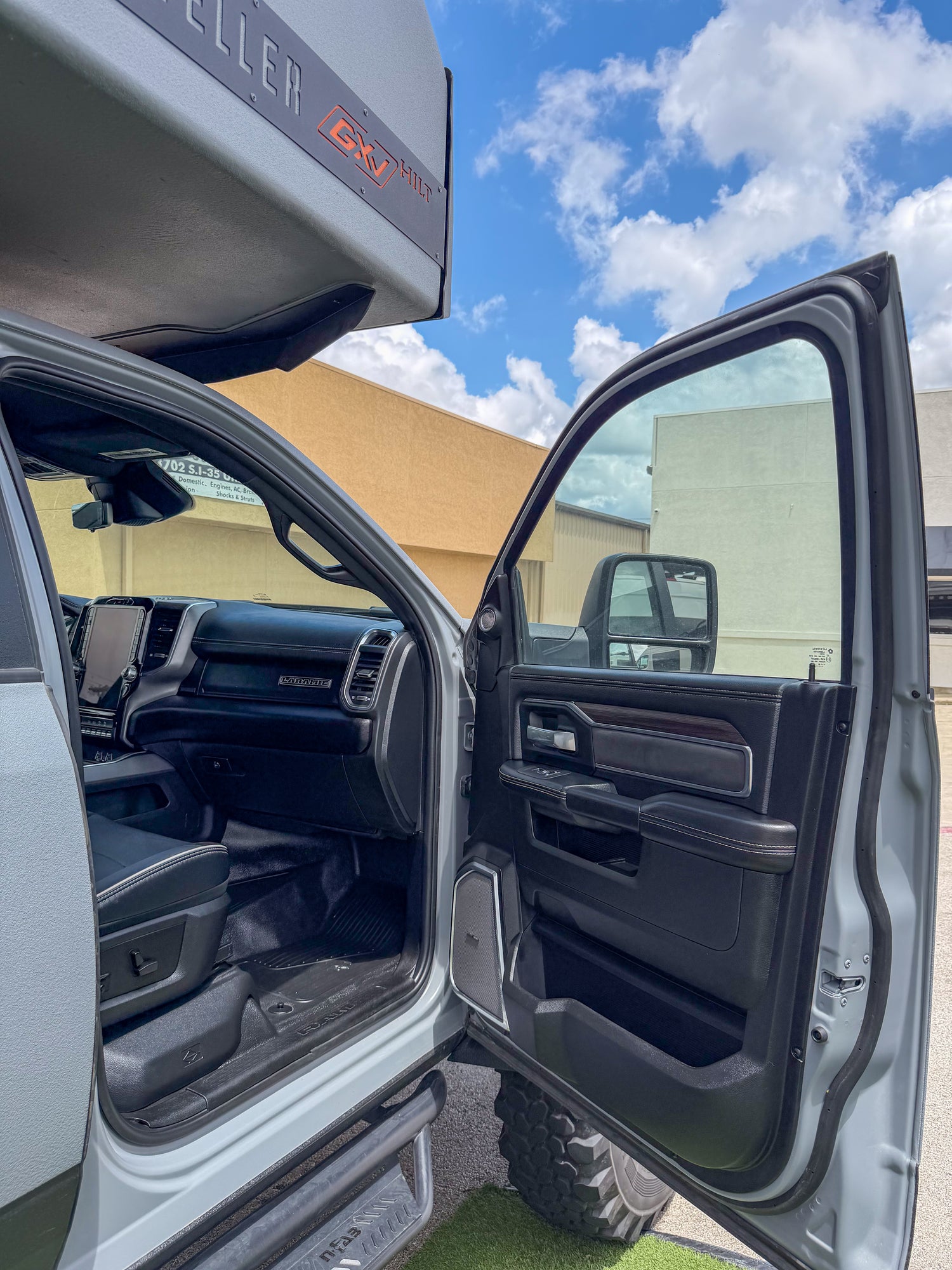 2026 Storyteller Hilt - Preowned