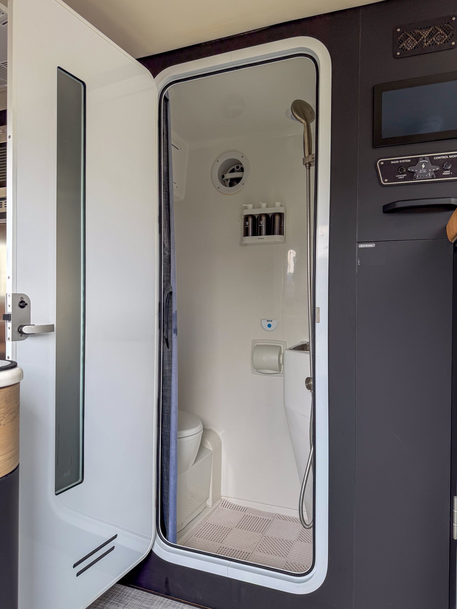 2026 Storyteller Hilt - Preowned