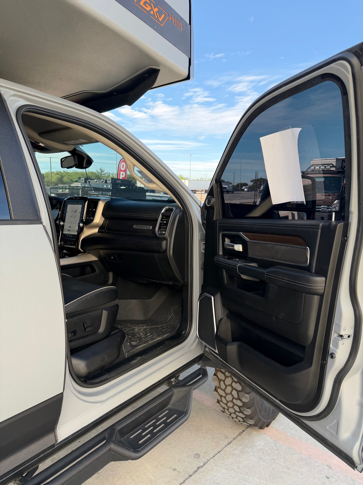 2024 Storyteller Hilt - Preowned