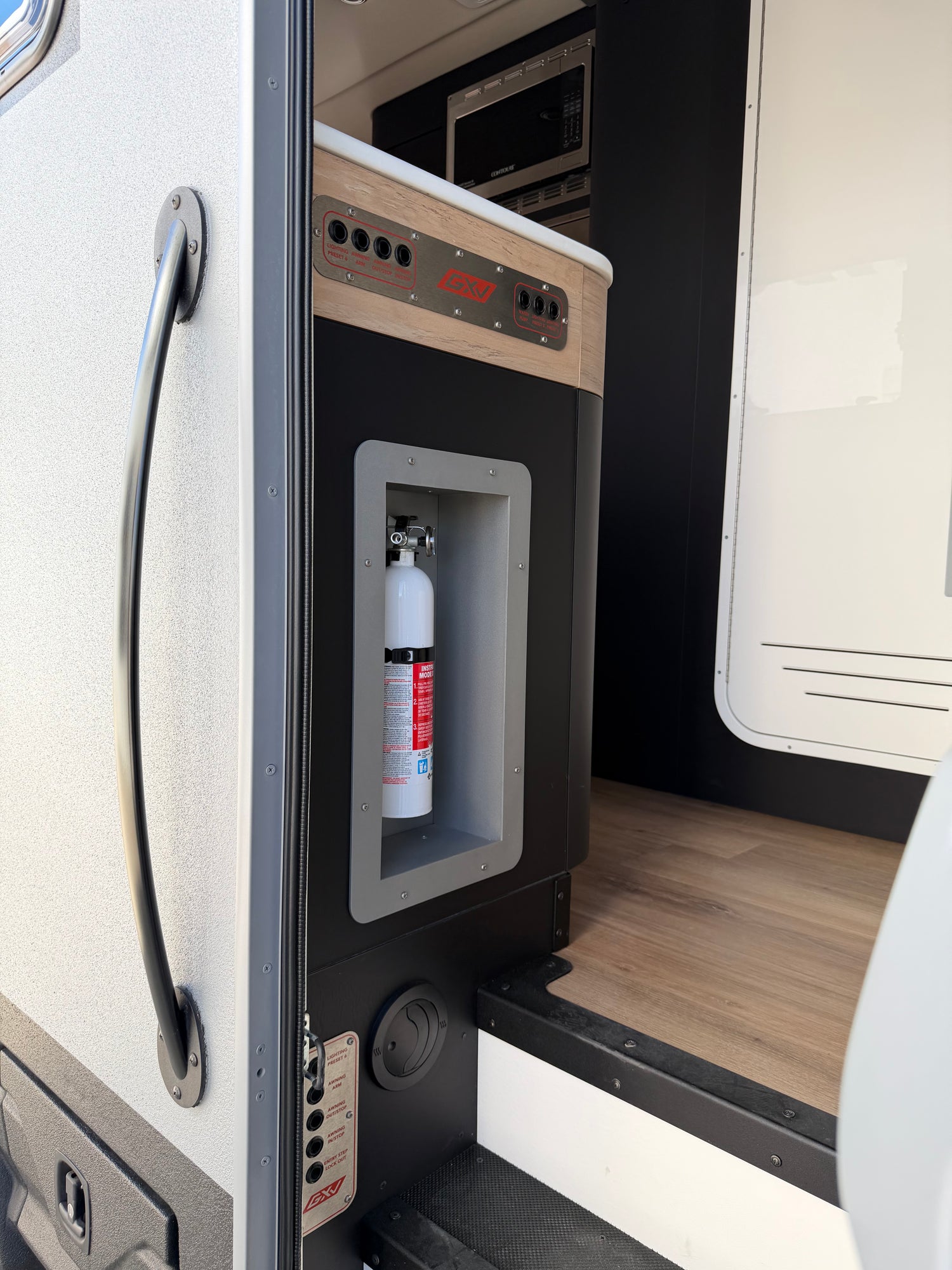 2024 Storyteller Hilt - Preowned