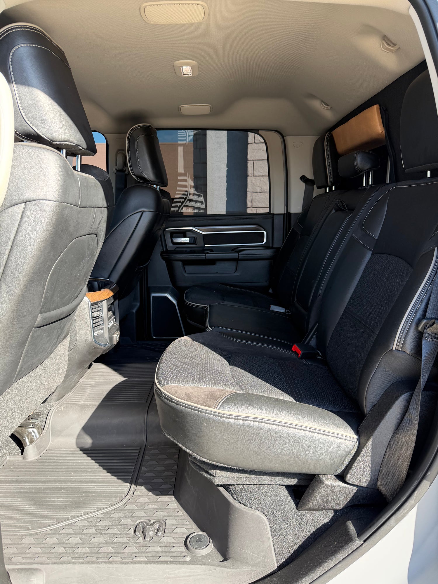 2024 Storyteller Hilt - Preowned