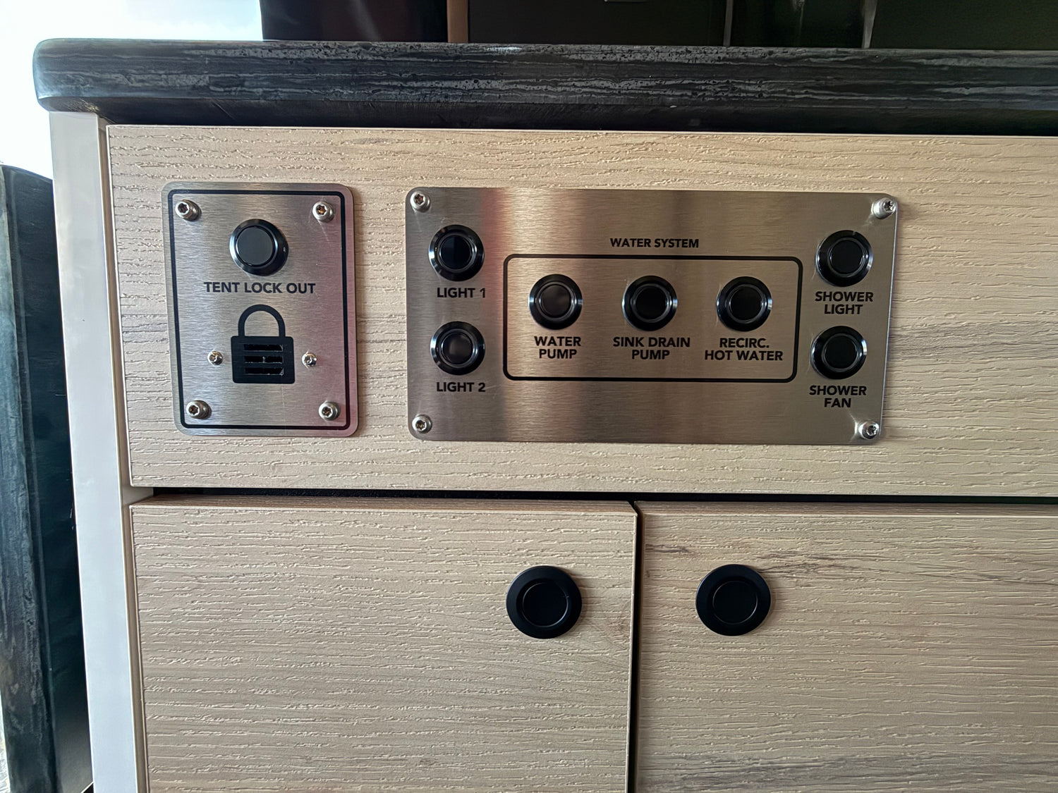 2025 Storyteller Overland Crew Mode 170