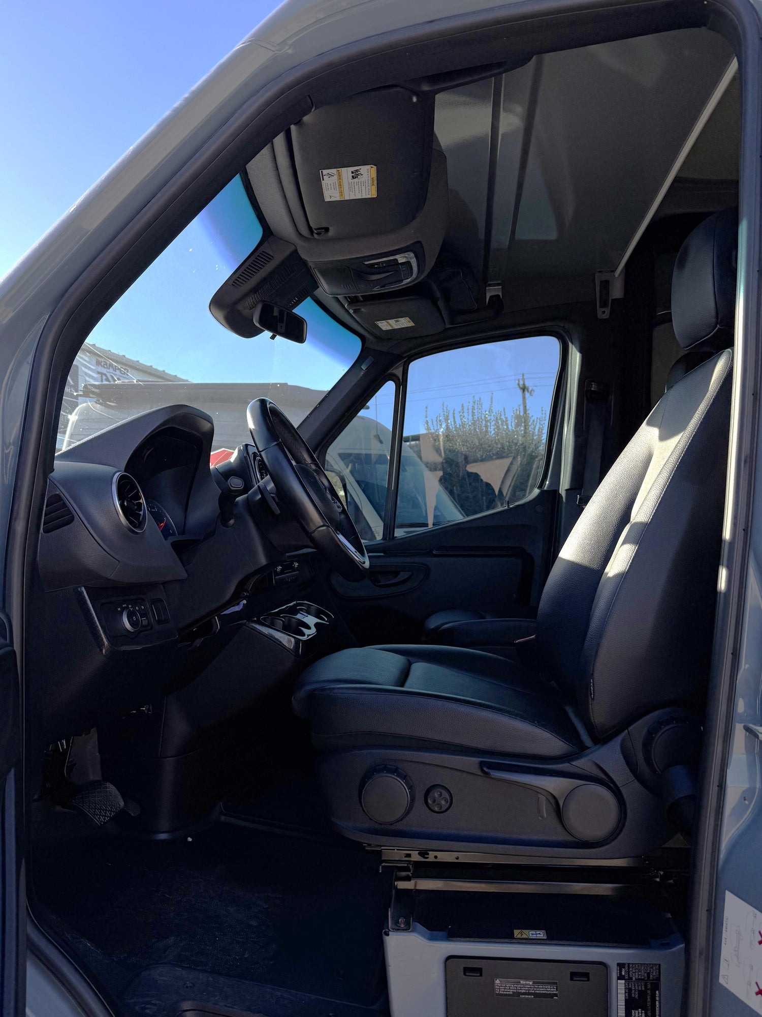 2022 Winnebago Revel 44E - Preowned