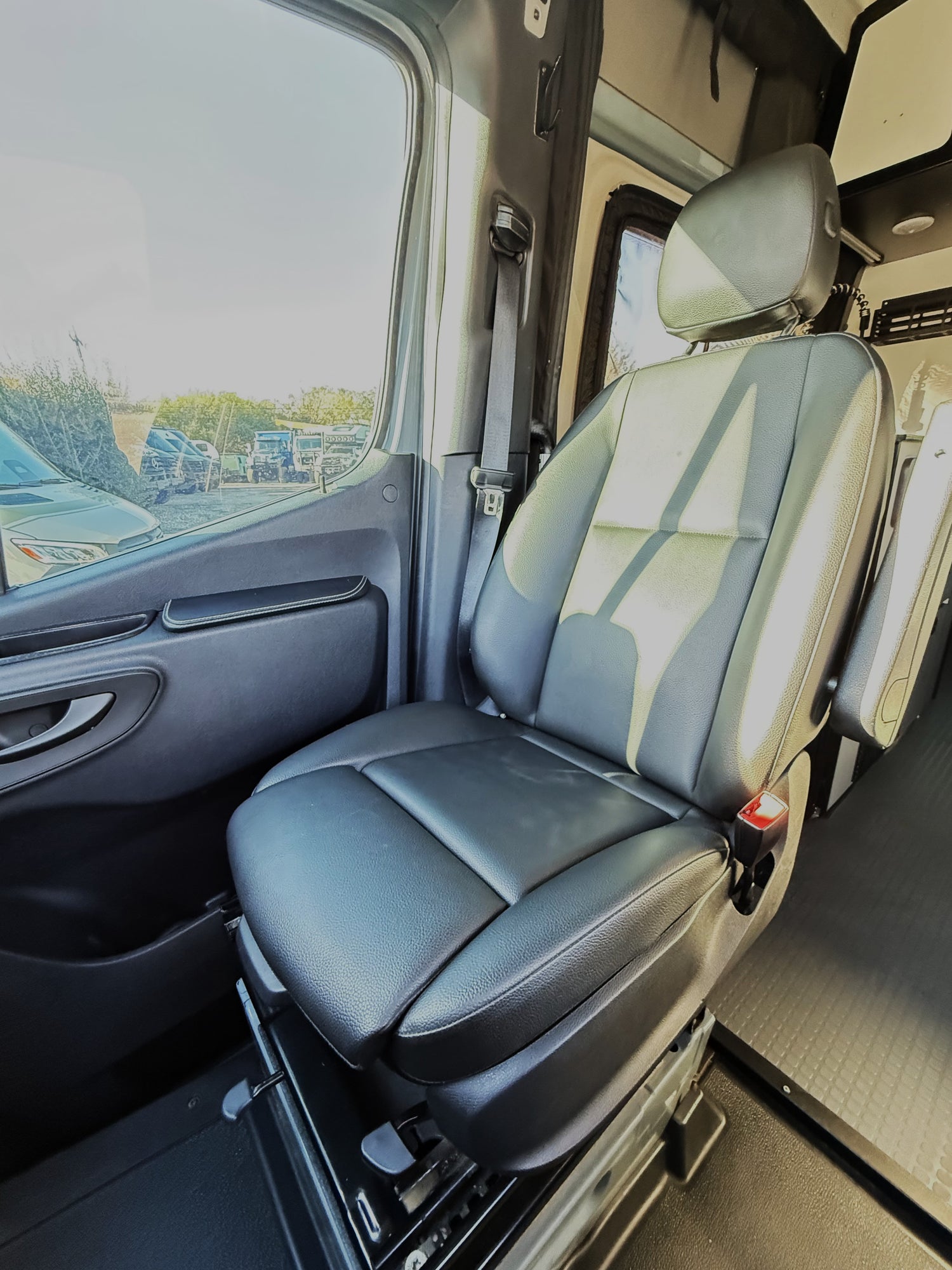 2022 Winnebago Revel 44E - Preowned