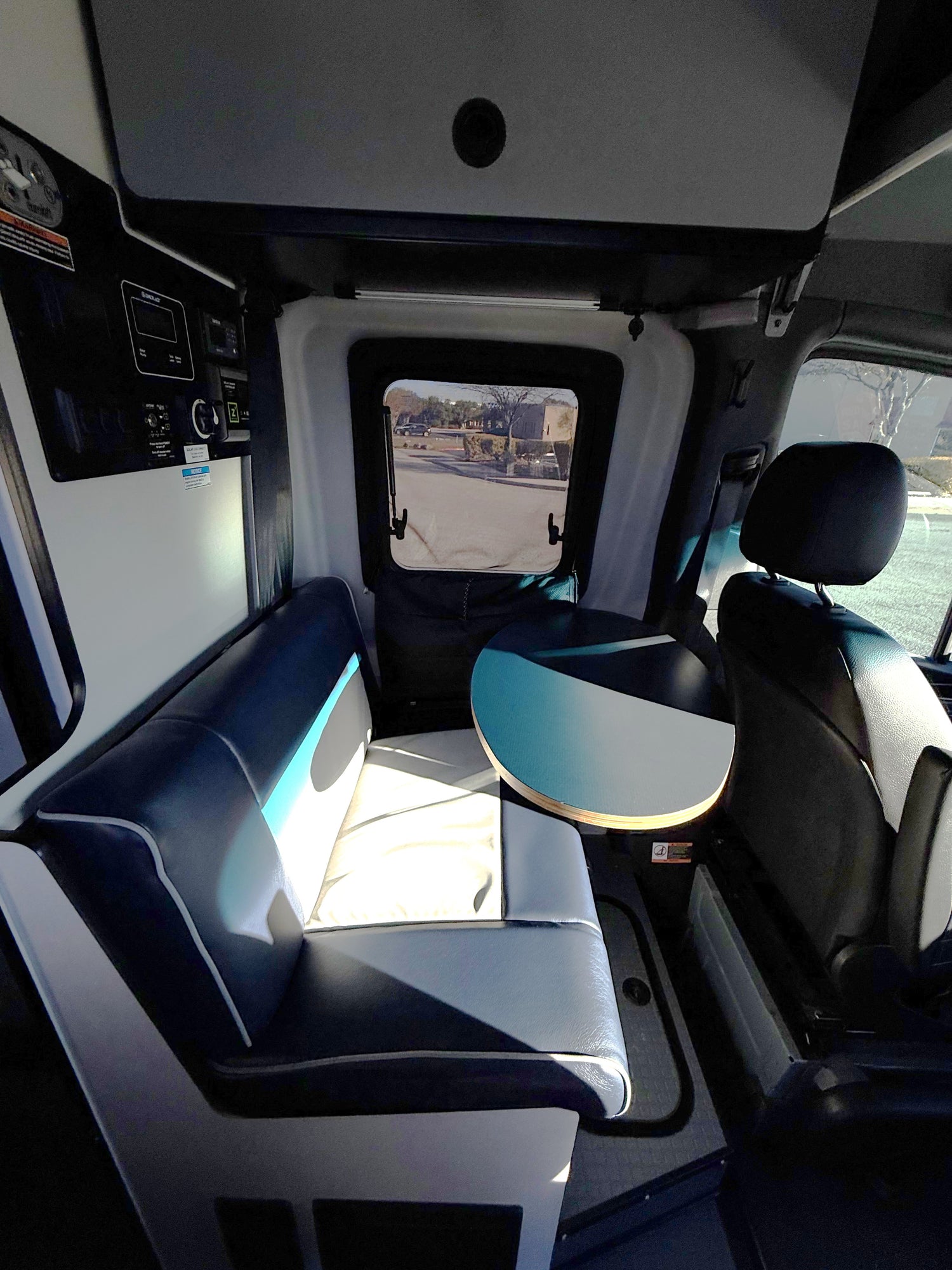 2022 Winnebago Revel 44E - Preowned